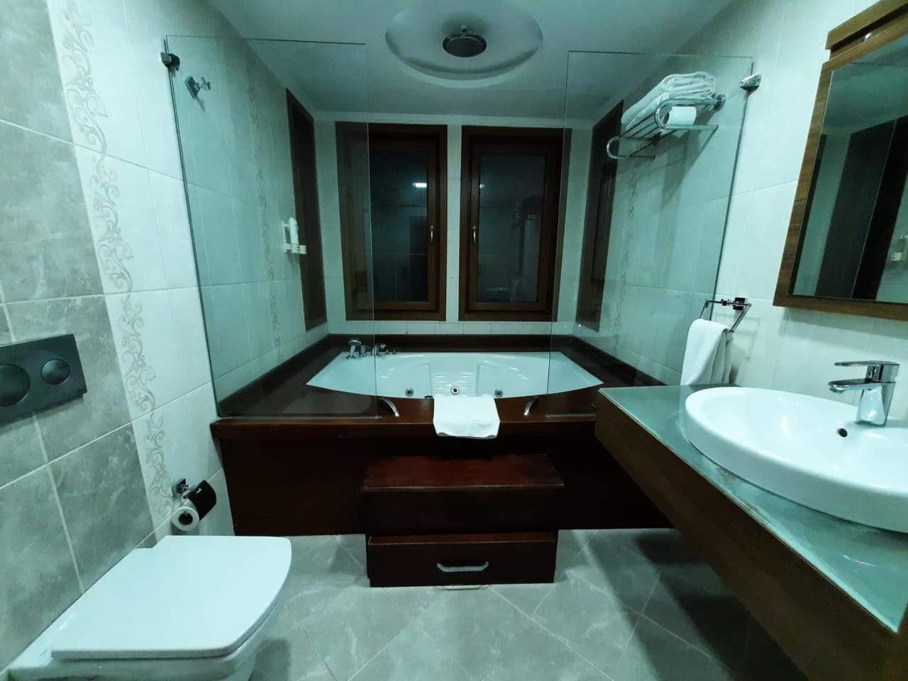 Cesmeli Konak Hotel Silivri Exterior foto
