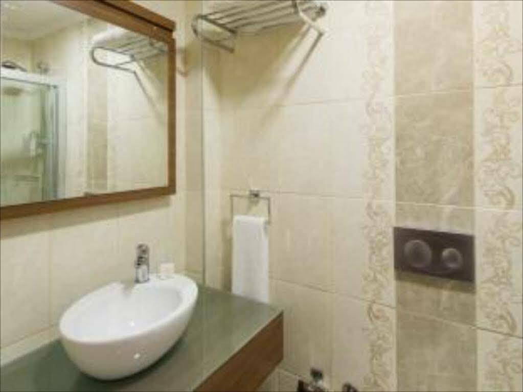 Cesmeli Konak Hotel Silivri Exterior foto